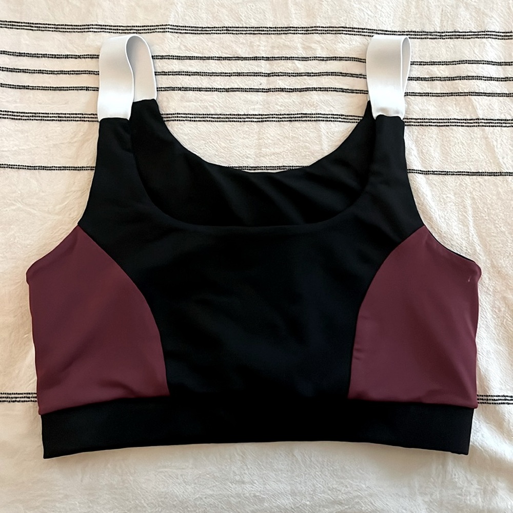 Sports bra